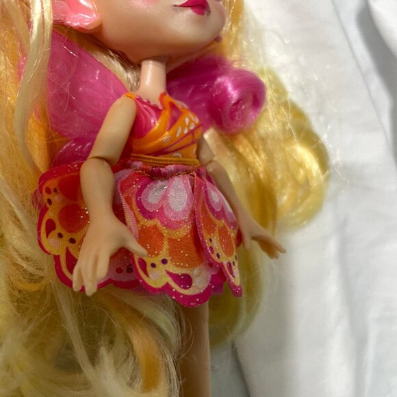 Magic Mixies Pixlings Flitta The Butterfly Fashion Doll Articulated Arm No Shoes - Picture 12 of 16